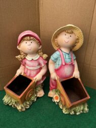 Casal de Agricultores Decorativo com Carrinho-Vaso